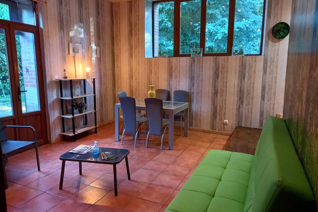 Suite Dans Le Jardin Du Chateau Agonges Dış mekan fotoğraf