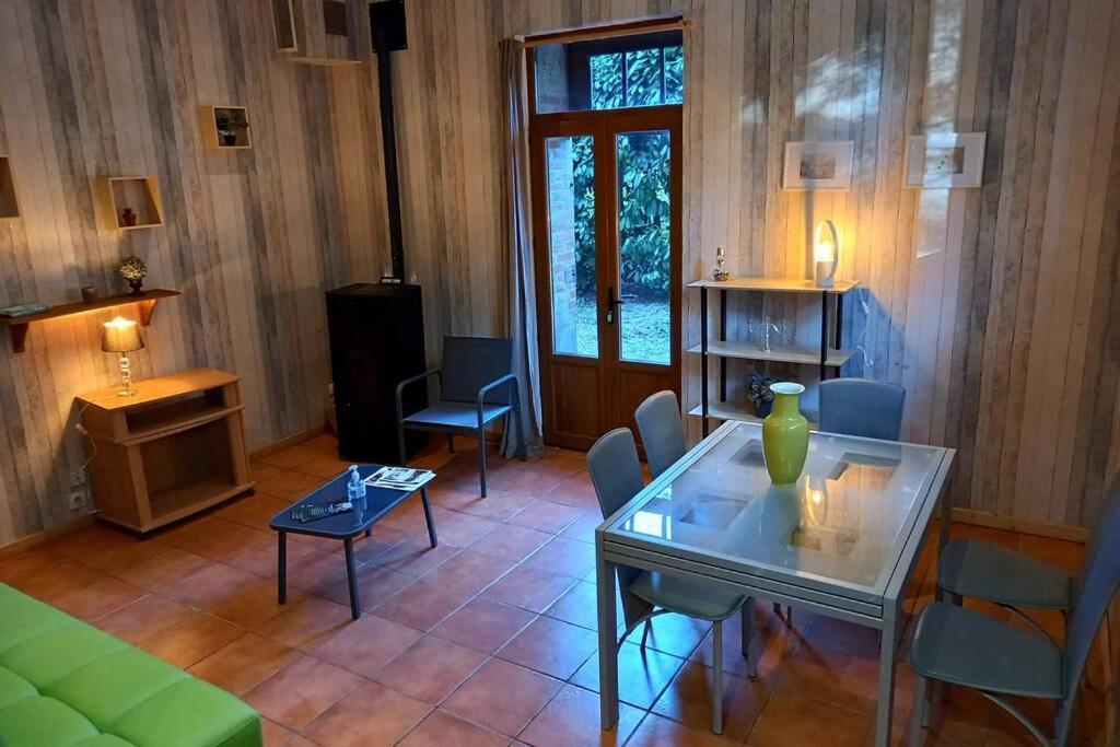 Suite Dans Le Jardin Du Chateau Agonges Dış mekan fotoğraf