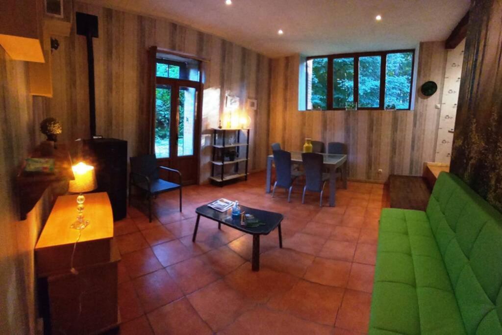 Suite Dans Le Jardin Du Chateau Agonges Dış mekan fotoğraf