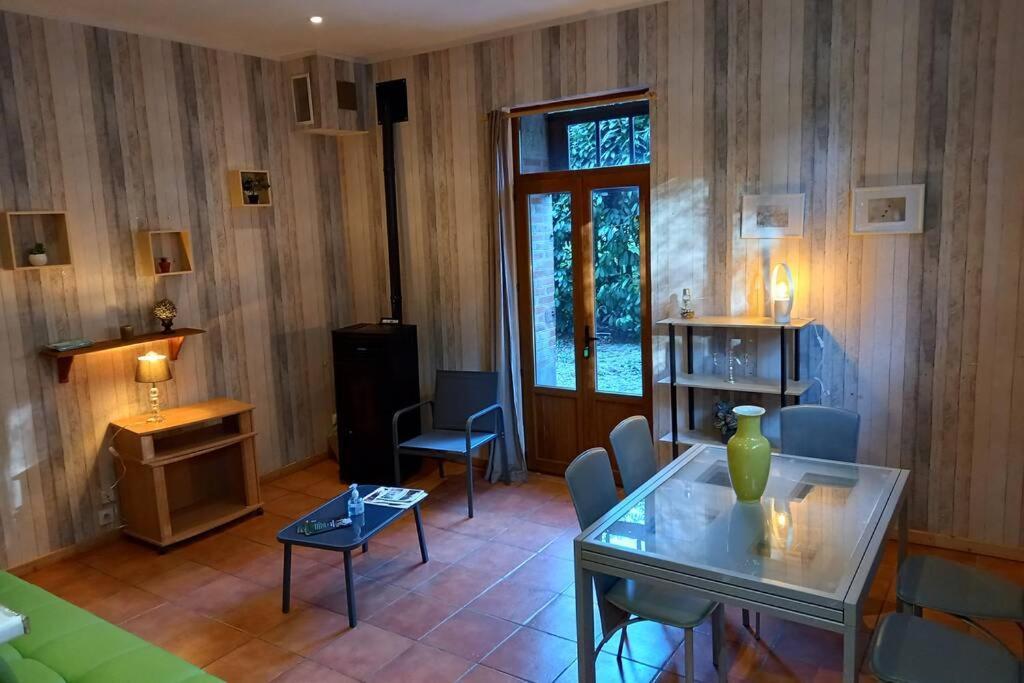 Suite Dans Le Jardin Du Chateau Agonges Dış mekan fotoğraf